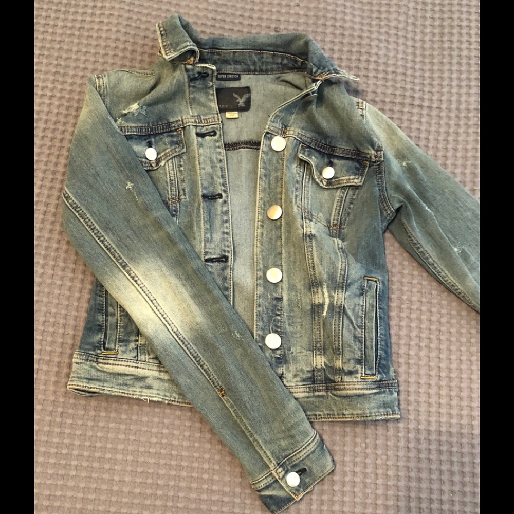 American Eagle Light Wash Denim Jacket